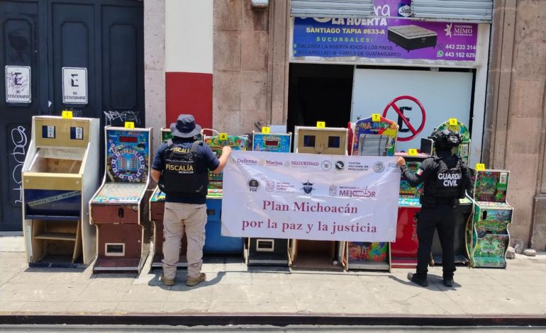 Asegura FGE 10 máquinas tragamonedas y posibles narcóticos en establecimiento del Centro de Morelia