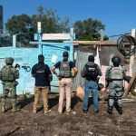 Desarticula FGE dos puntos de narcomenudeo en Morelia; asegura más de 5 mil 500 dosis de droga, armas y detiene a cinco personas
