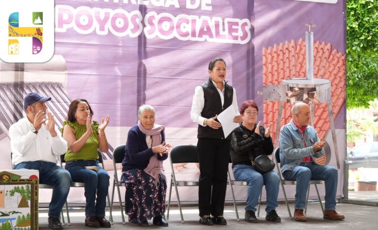 Jeovana Alcántar asistió a la Décima Séptima Entrega de Apoyos Sociales que lleva a cabo el Ayuntamiento