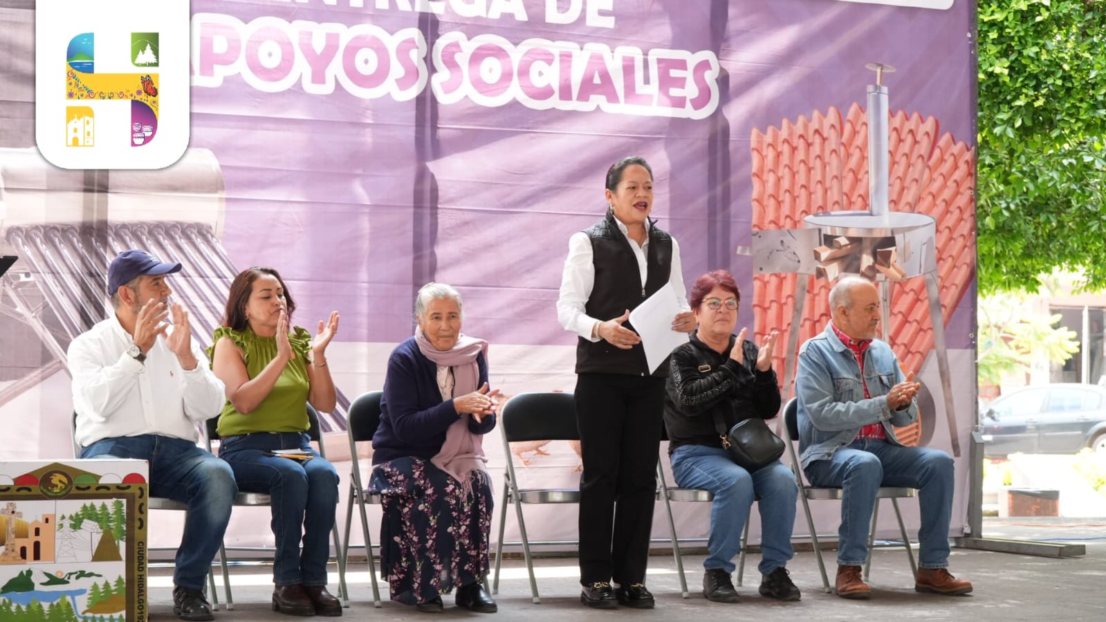 Jeovana Alcántar asistió a la Décima Séptima Entrega de Apoyos Sociales que lleva a cabo el Ayuntamiento
