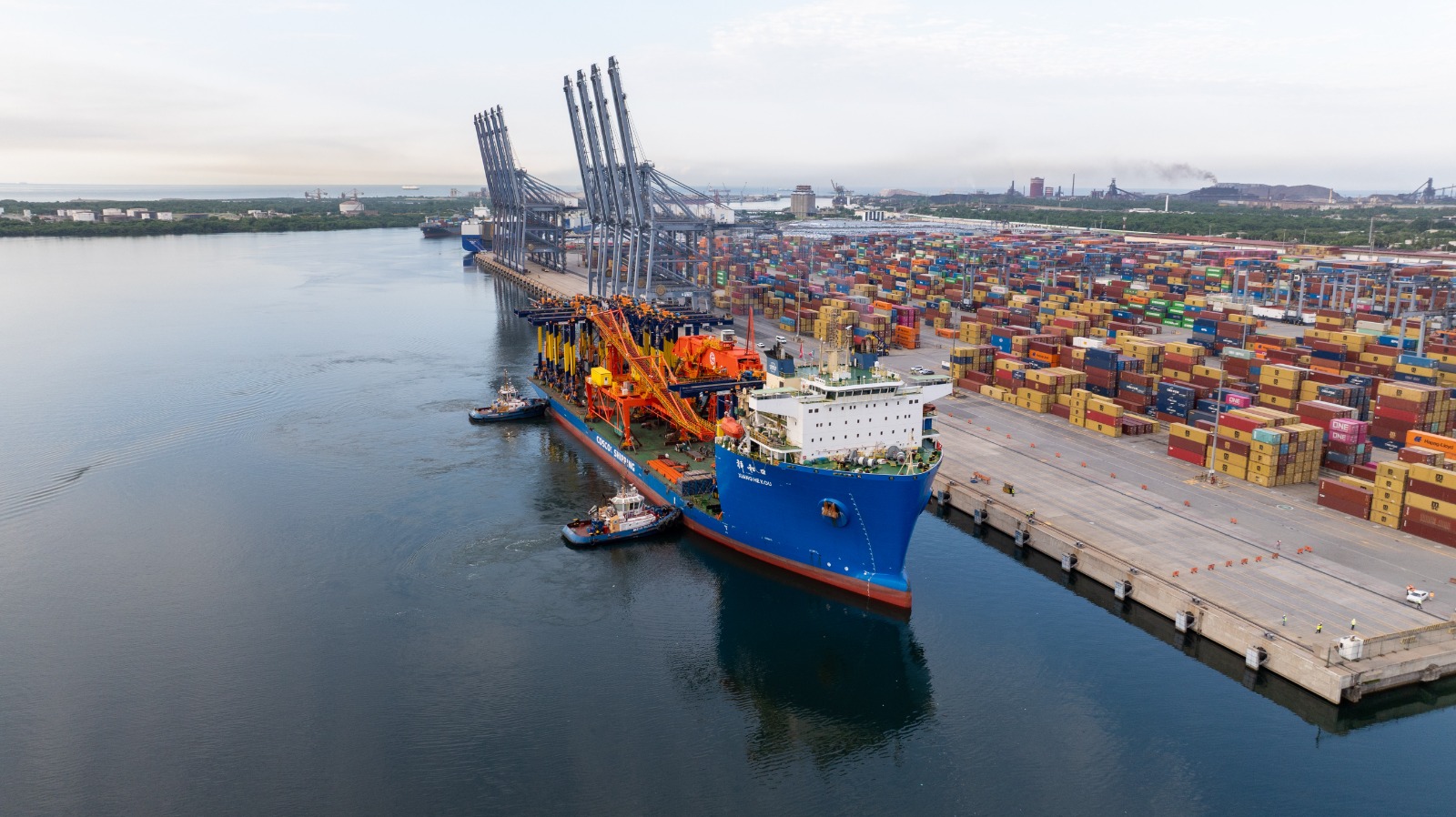 Puerto de Lázaro Cárdenas se modernizará con grúas 100 % eléctricas para reducir emisiones