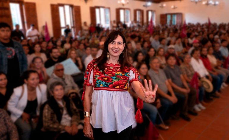Jóvenes y líderes de Pátzcuaro ven en Gaby Molina el proyecto para Michoacán