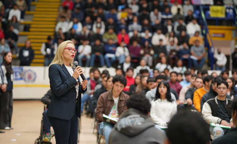 A PONER TODO EL EMPEÑO PARA INGRESAR A LA UMSNH, INVITA RECTORA A ASPIRANTES QUE PRESENTAN EXAMEN