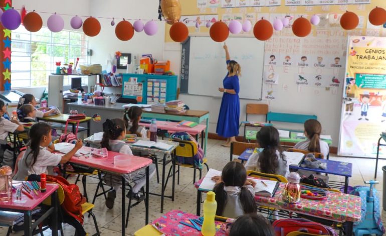 Con Mochila Digital, familias pueden descargar boletas y certificados en cualquier momento