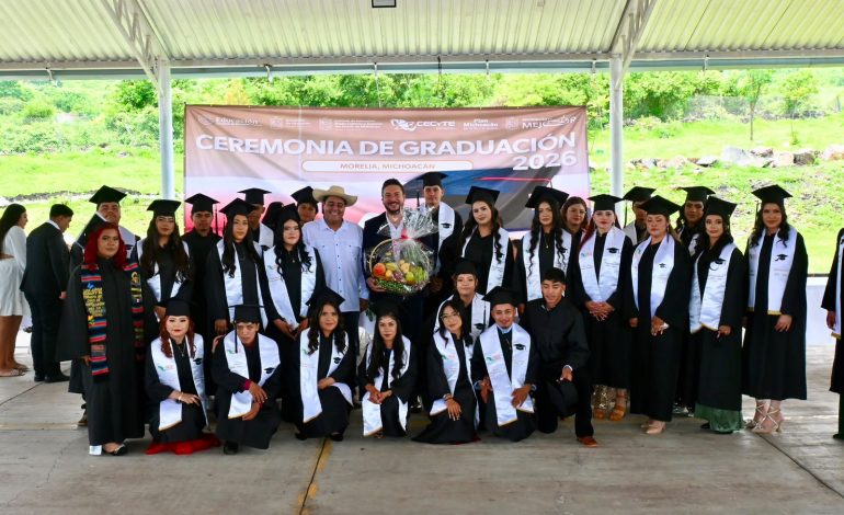 Más de 6 mil estudiantes concluyen educación media superior en el Cecytem