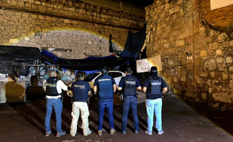 Asegura FGE más de mil 700 dosis de metanfetamina y detiene a tres personas durante cateos en Morelia