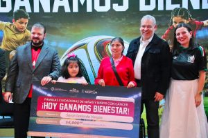 Programa para Familias Cuidadoras reduce del 30% al 2% el abandono de tratamientos en Michoacán: Bedolla.