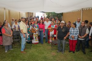 Gladyz Butanda y artesanos van por plan especial para transformar Santa Clara del Cobre.