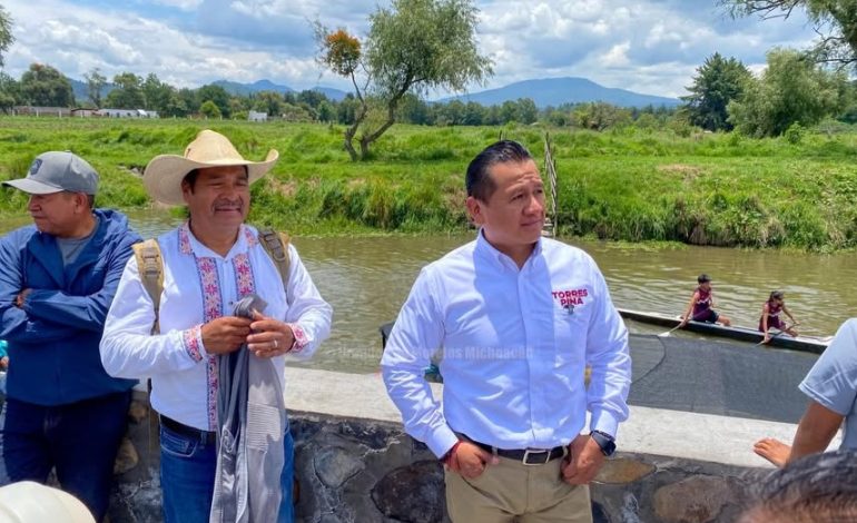 Agradecen comuneros de Uranden, el apoyo de Carlos Torres Piña a la isla.