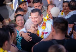 Con respaldo de más de mil 500 personas, Carlos Torres Piña fortalece la Defensa de la Transformación en Lázaro Cárdenas<br>