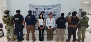 Detienen en Tingambato a 2 mujeres con orden de aprehensión por presunto homicidio.
<br>