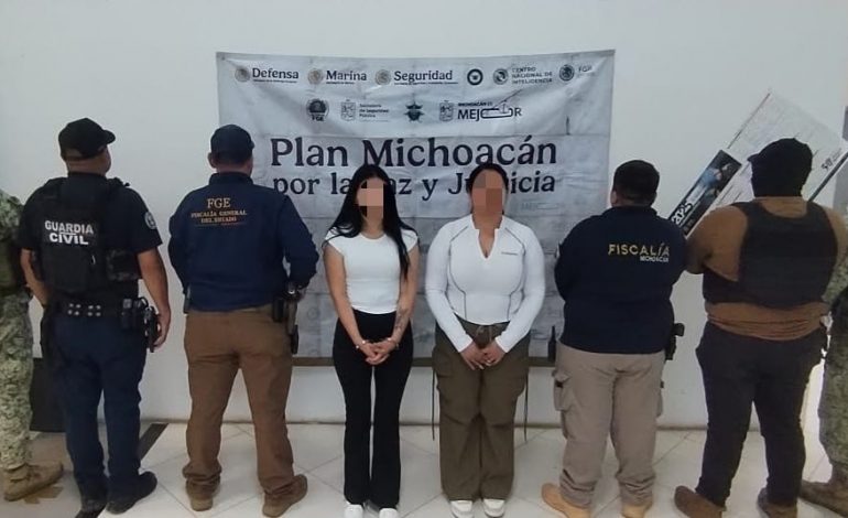 Detienen en Tingambato a 2 mujeres con orden de aprehensión por presunto homicidio.
