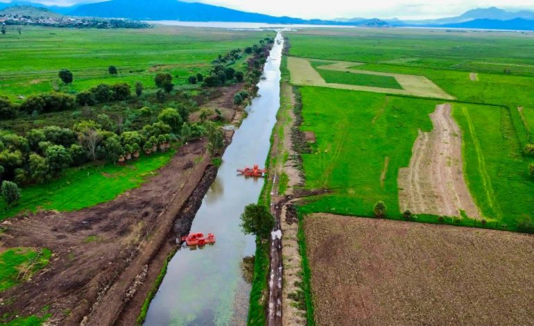 Concluye rehabilitación del canal de Erongarícuaro; recupera más de 3.5 kilómetros de navegación.