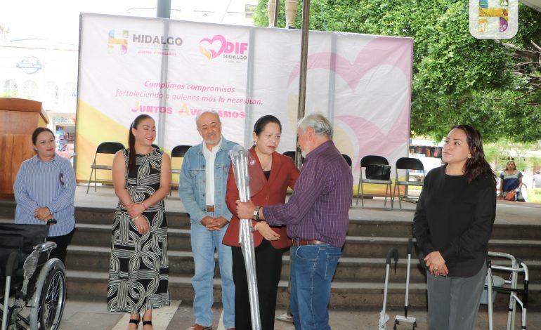Jeovana Alcántar transforma la vida de personas con discapacidad: supera los 700 aparatos funcionales entregados en Hidalgo