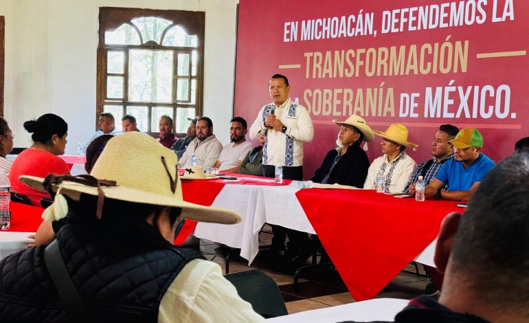 «Siempre ha estado con nosotros»: comunidades con autogobierno cierran filas con Carlos Torres Piña.