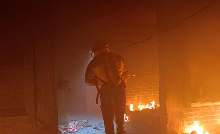 Incendio en casa habitación en la colonia La Antorcha deja cuantiosas pérdidas materiales