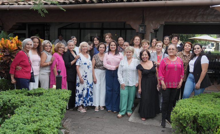 Gladyz Butanda suma voces de todos los sectores para fortalecer la 4T en Michoacán. 