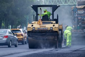 SCOP rehabilita 6 kilómetros del periférico norte de Morelia: Rogelio Zarazúa.
<br>
