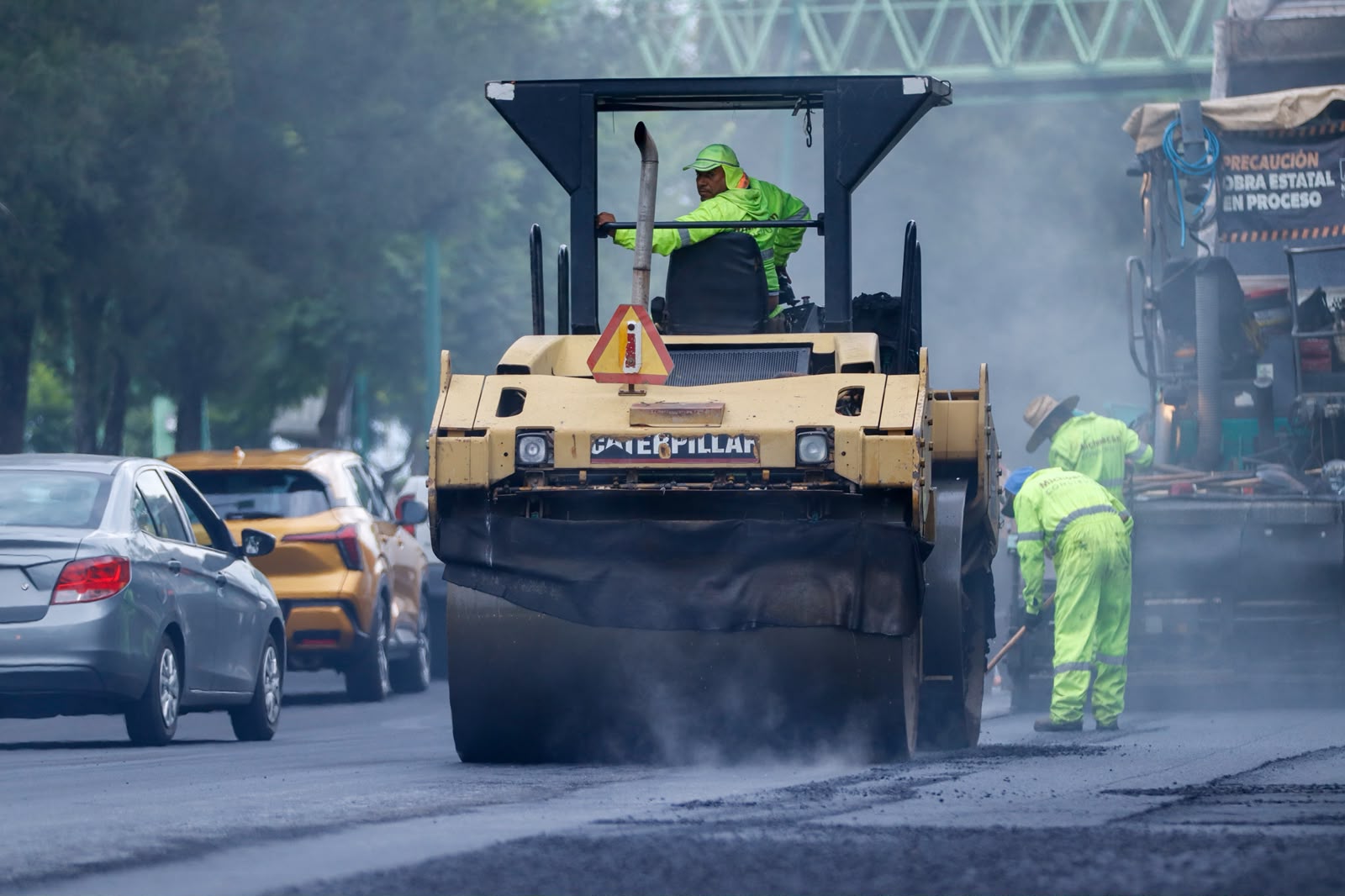 SCOP rehabilita 6 kilómetros del periférico norte de Morelia: Rogelio Zarazúa.
