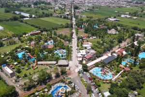 Avanza modernización vial en Huandacareo para impulsar el turismo regional