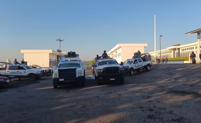Guardia Civil despliega operativo ante bloqueos carreteros en Michoacán