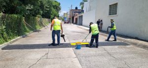 Gobierno de Morelia atiende solicitudes ciudadanas con balizamiento de reductores de velocidad