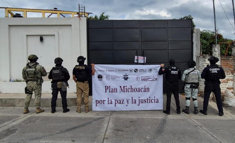 Asegura FGE armas, equipo táctico, droga y vehículos durante cateo en Tinaja de Vargas