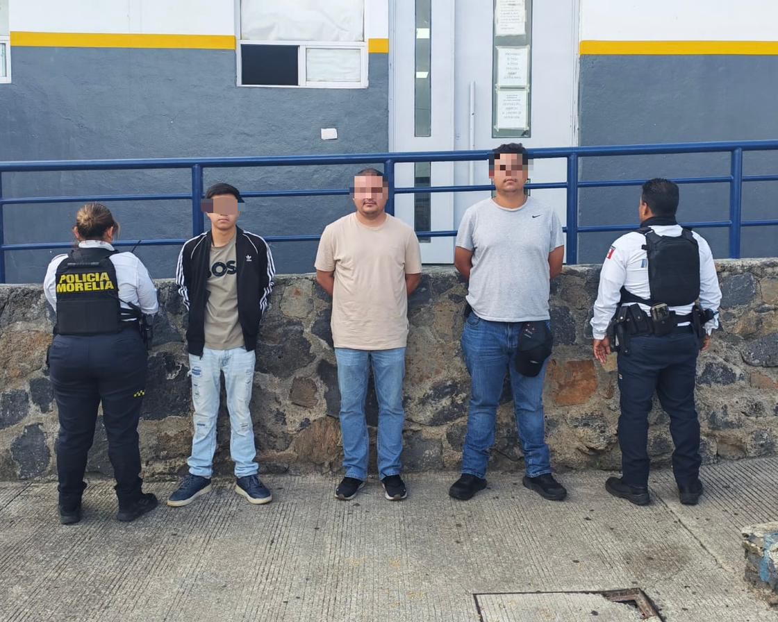 Intentaron huir de la policía: interceptan camioneta robada y detienen a tres jóvenes en la Pátzcuaro-Morelia