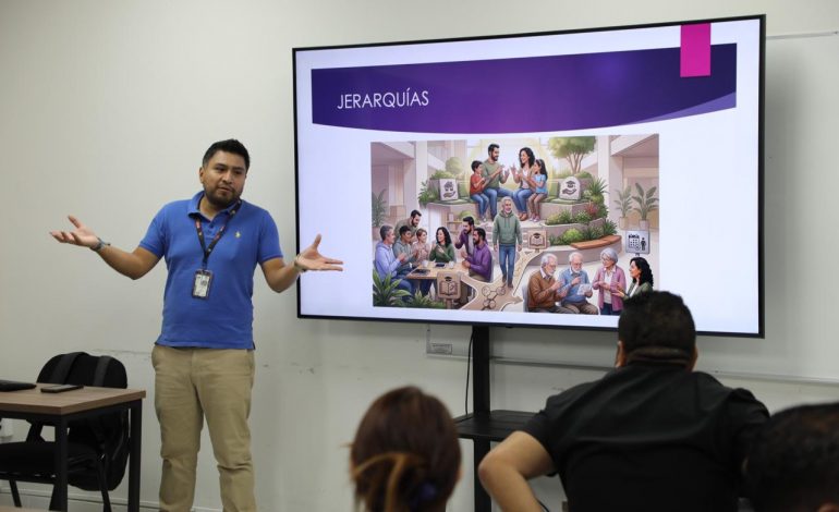 FGE Michoacán fortalece atención a personas sordas mediante capacitación en Lengua de Señas Mexicana