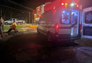 Amagan a cajera y roban 3 mil pesos de un OXXO en Uruapan