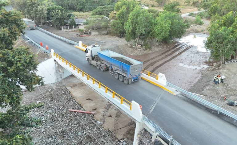 Puente Cruz de Campos en Aquila elimina riesgos de accidentes durante lluvias: Rogelio Zarazúa