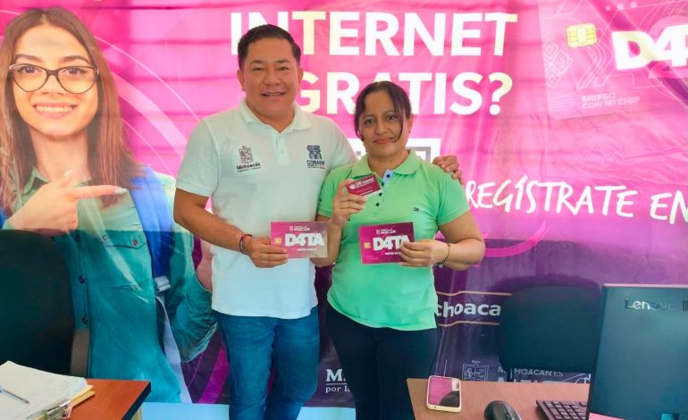 ¡Ya comenzó la entrega de chips D4TA Datos Gratis en prepas de Michoacán!