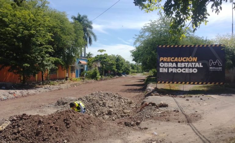 Continúan trabajos de pavimentación en la localidad de Antúnez: Rogelio Zarazúa
