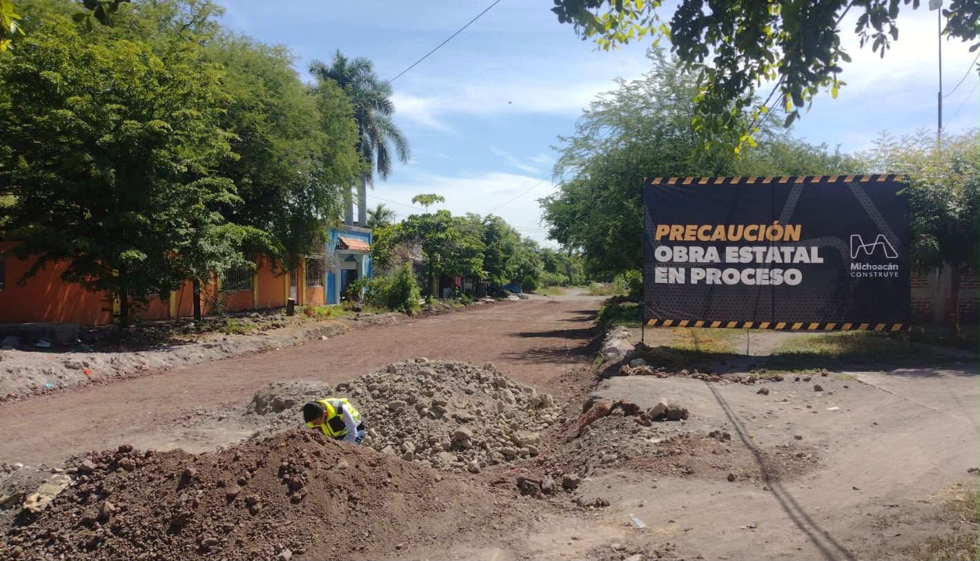 Continúan trabajos de pavimentación en la localidad de Antúnez: Rogelio Zarazúa