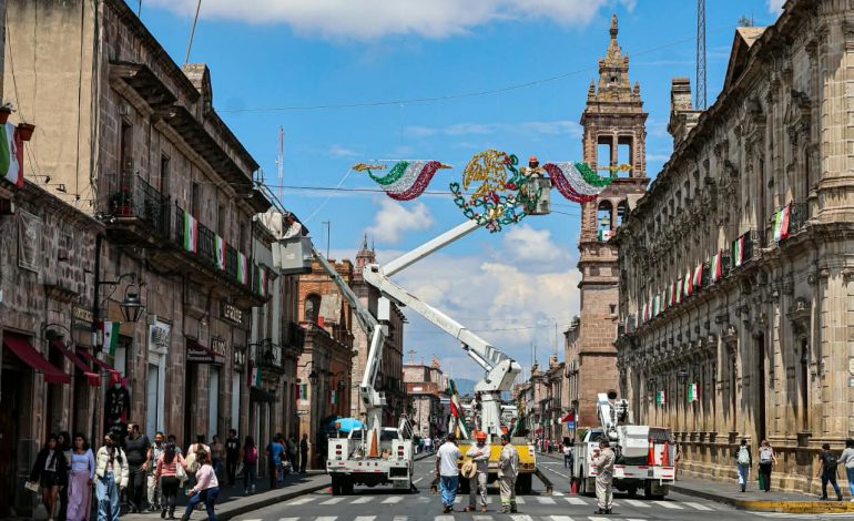 Morelia se viste de colores Patrios