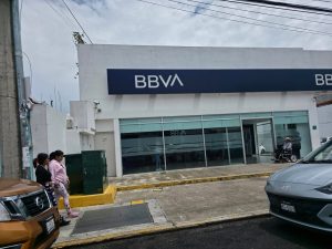 Asaltan a un hombre en cajero automático de BBVA en la colonia Vasco de Quiroga, en Morelia