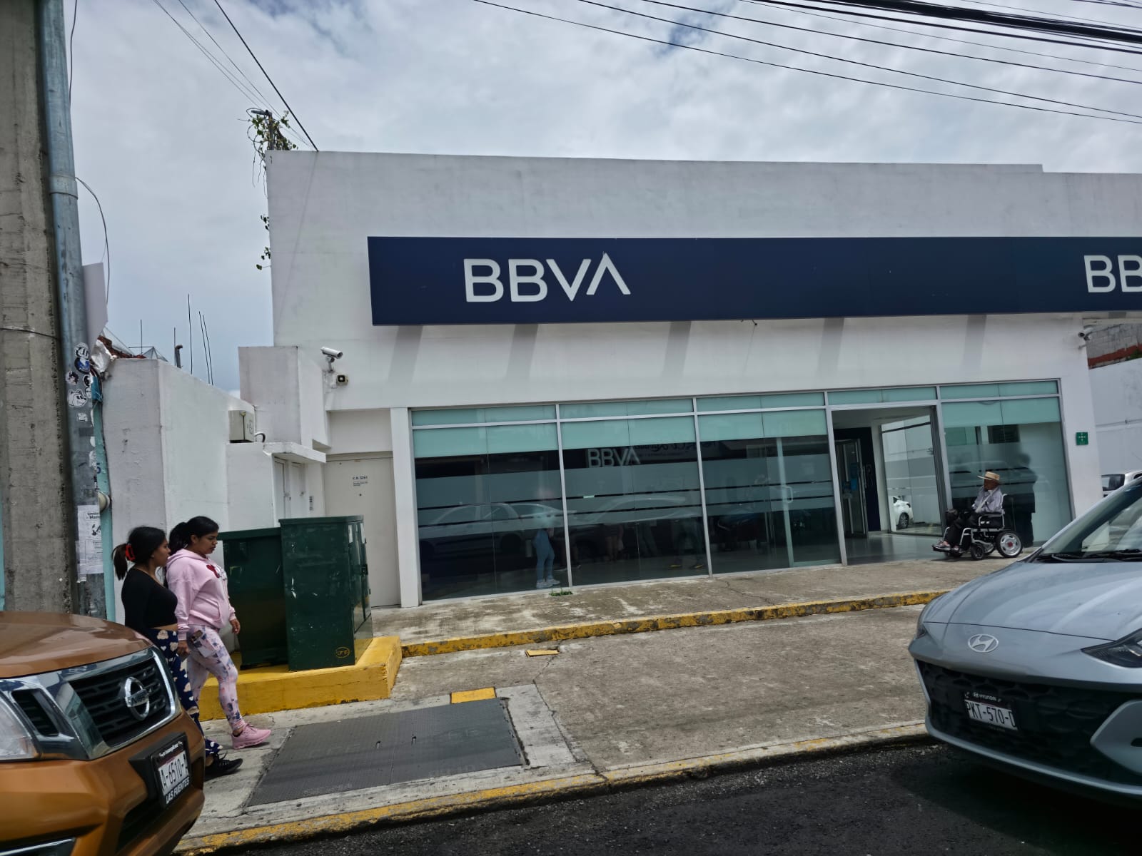 Asaltan a un hombre en cajero automático de BBVA en la colonia Vasco de Quiroga, en Morelia