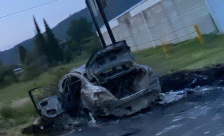 Sin saldo oficial tras noche de enfrentamientos y bloqueos en Zinapécuaro.
