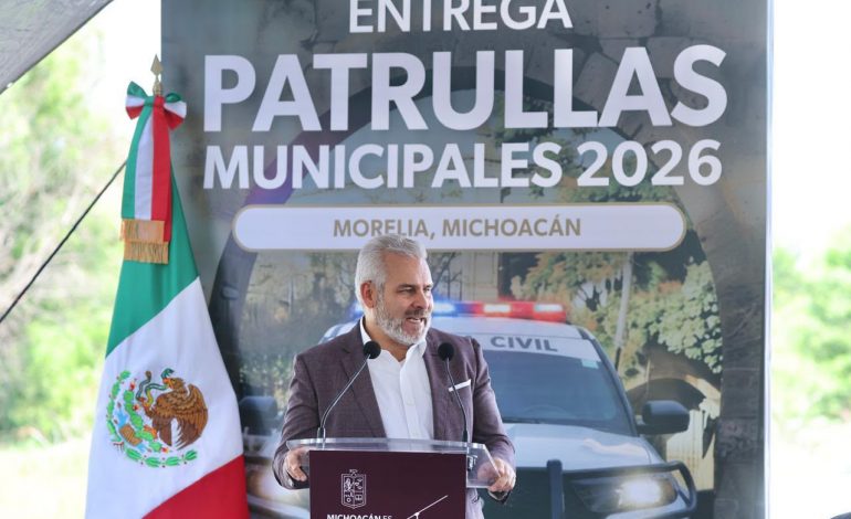 Con entrega de patrullas a 10 municipios, fortalece Bedolla estrategia de seguridad