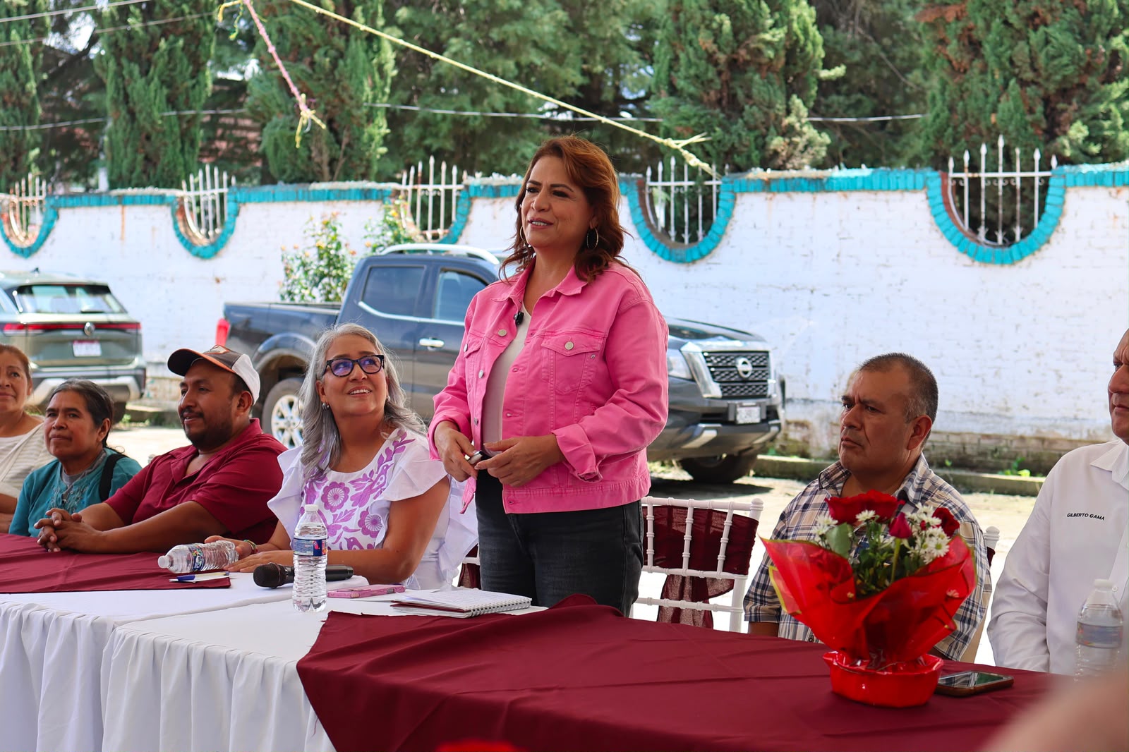 Productores de Nochebuena y Fabiola Alanís unen esfuerzos para fortalecer esta cadena productiva en Michoacán