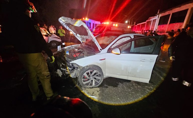 FUERTE CHOQUE EN LA SAN FELIPE-OCAMPO DEJA DOS LESIONADOS Y UN CONDUCTOR PRENSADO