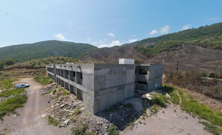 Alcanza 63% de avance construcción del edificio de docencia en la Universidad de Aquila: Rogelio Zarazúa