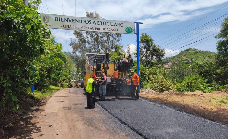 Avanza al 92% la rehabilitación carretera en Villa Madero y Etúcuaro: Rogelio Zarazúa
