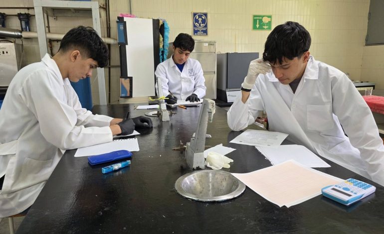 Alumno del Cecytem Huandacareo avanza rumbo olimpiada nacional de química