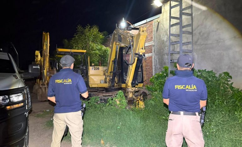 En cateo realizado en Apatzingán, asegura FGE excavadora hidráulica con reporte de robo