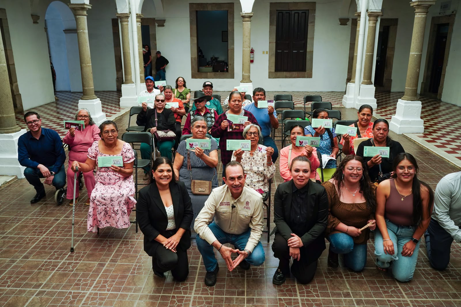 Semigrante entrega apoyos de Reencuentro Familiar y Orgullo Migrante en Zinapécuaro