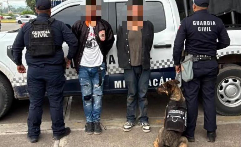 Caen dos hombres con aparente metanfetamina tras inspección canina en Morelia