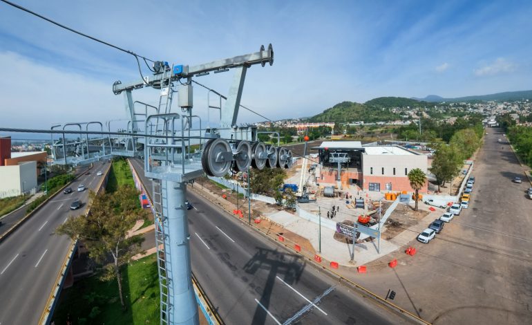 Inicia colocación del cable portador-tractor del Teleférico de Morelia.