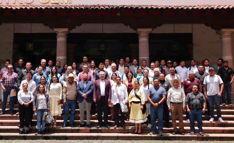 Michoacán está cambiando en favor de las comunidades indígenas: Bedolla.
