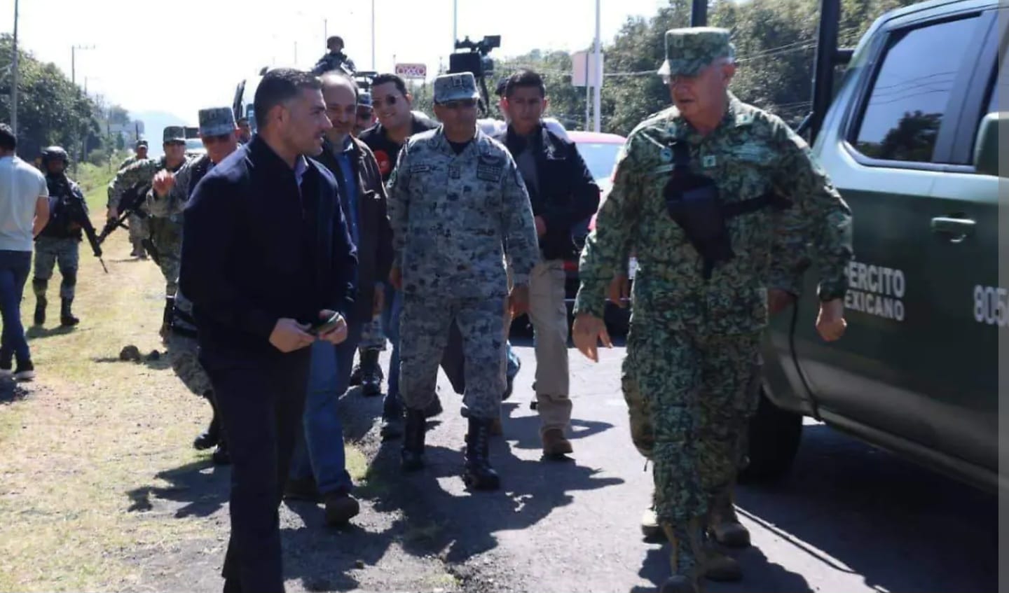 Omar García Harfuch y el titular de la Sedena se reúnen con productores de aguacate para reforzar seguridad en Michoacán